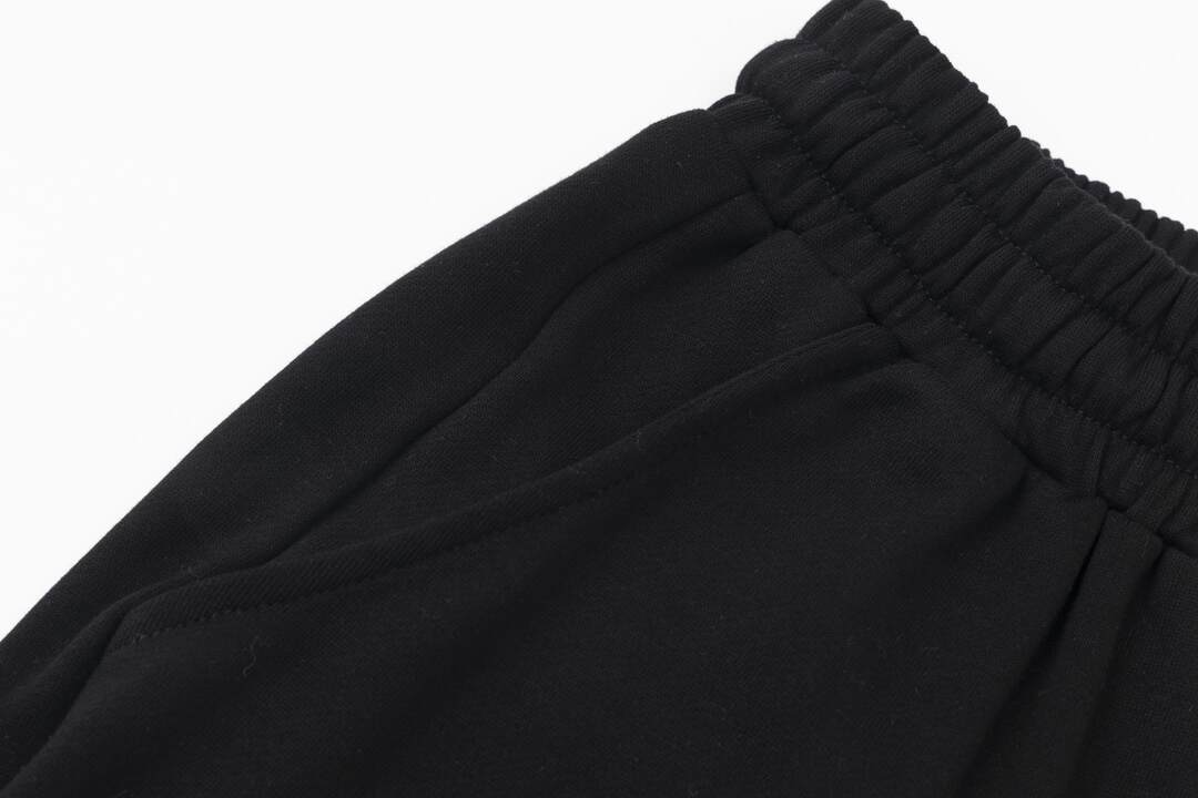 NEW Shorts 9049
