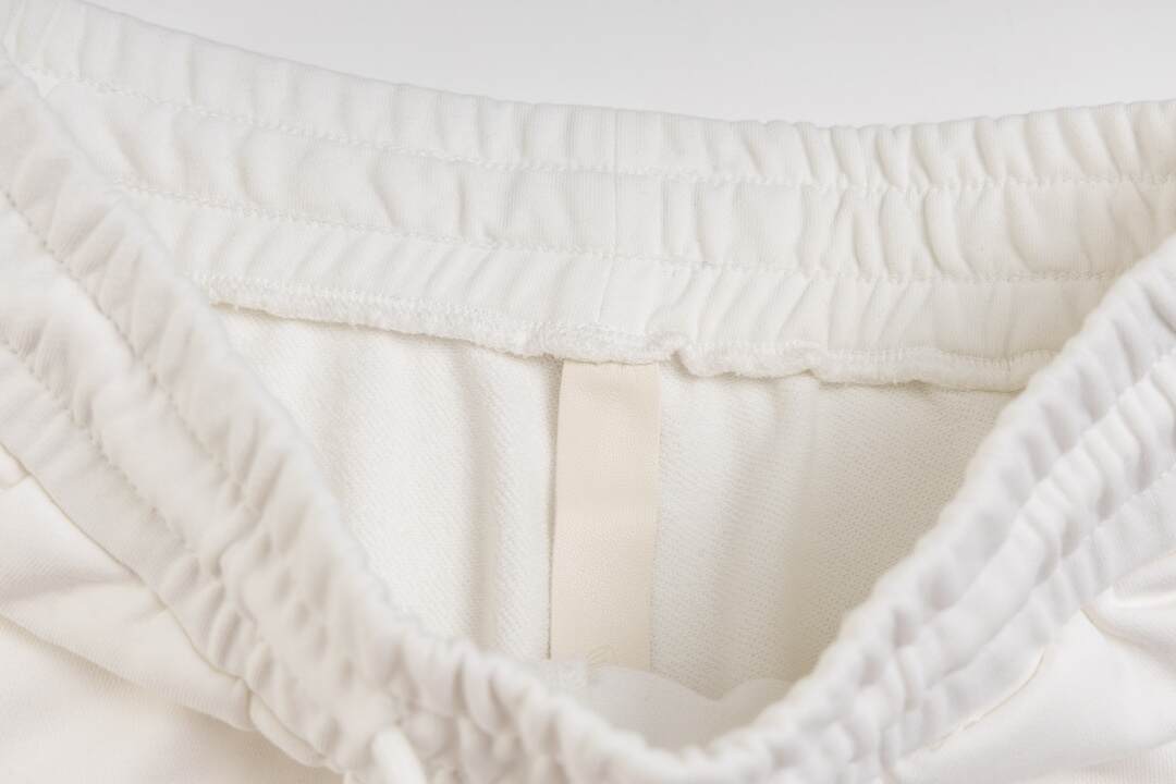 NEW Shorts 9057