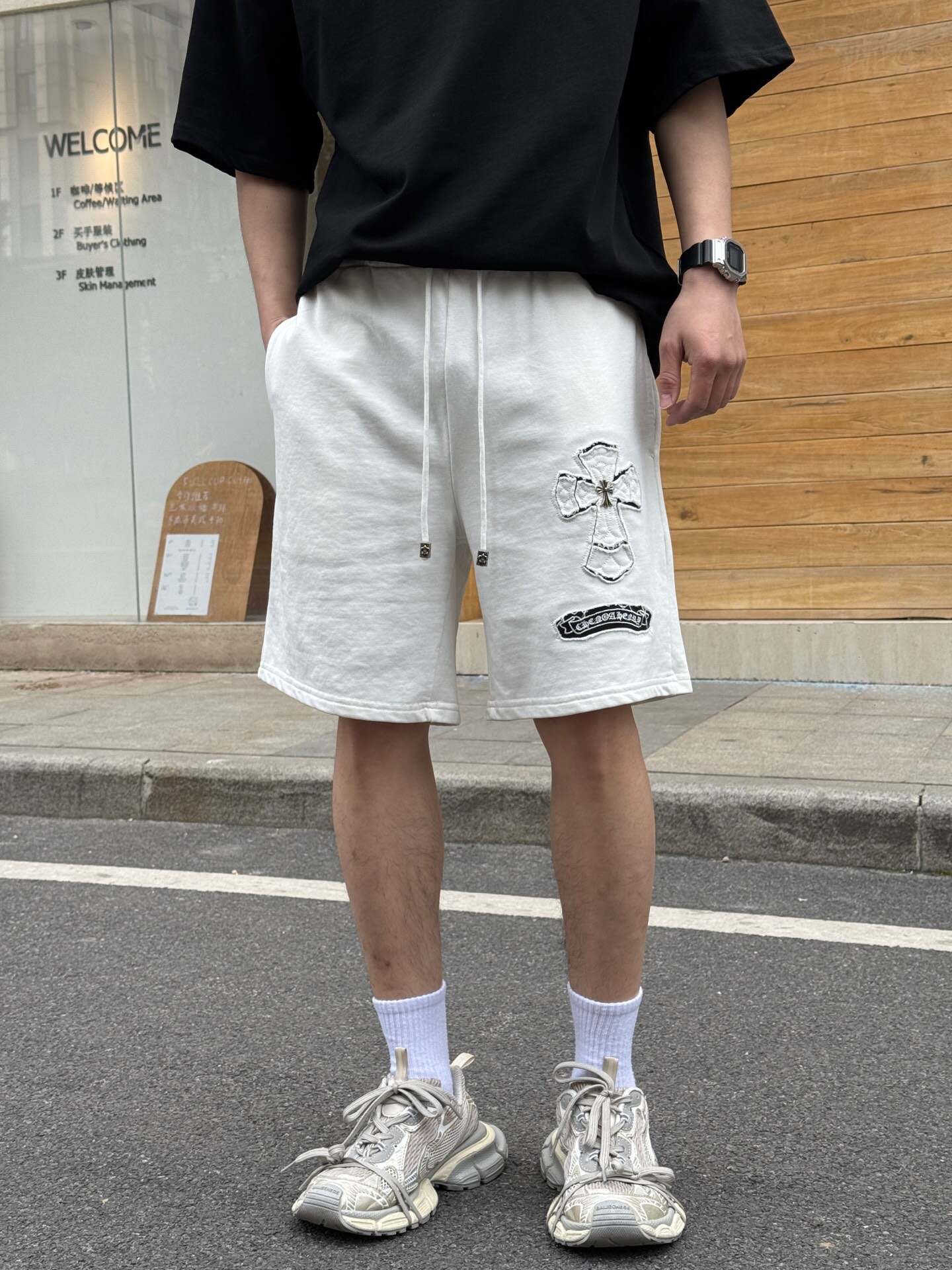 NEW Shorts 9057