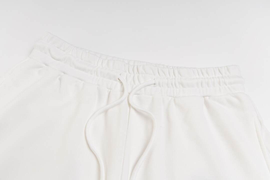 NEW Shorts 9057